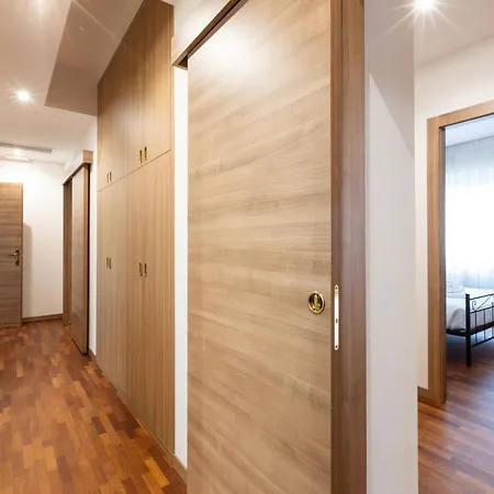Apartment Al Colonnato - Vicinissimo Al Centro, Ideale Per Famiglie E Gruppi Di Amici *