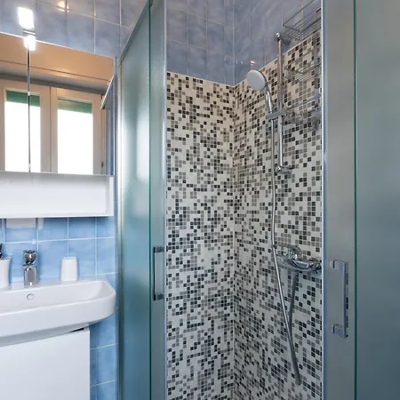 Apartment Al Colonnato - Vicinissimo Al Centro, Ideale Per Famiglie E Gruppi Di Amici Verona