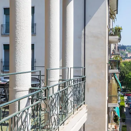 Al Colonnato - Vicinissimo Al Centro, Ideale Per Famiglie E Gruppi Di Amici Apartment
